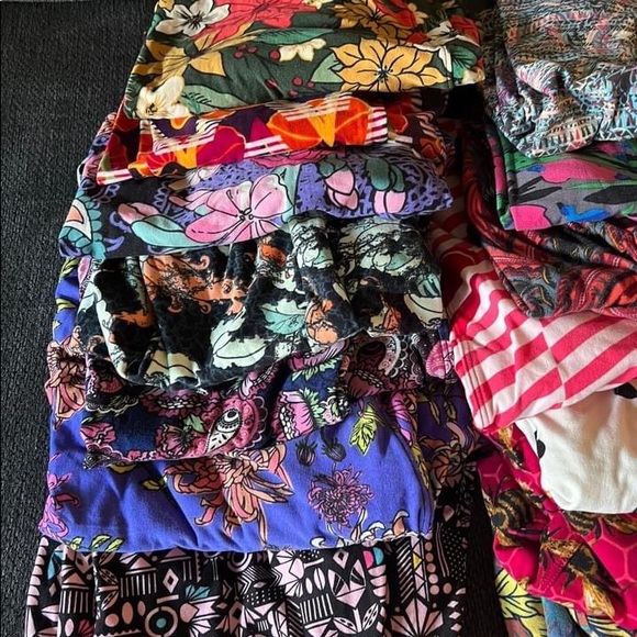 38+ NWT & Like New clothing box (various, mystery box) - Picture 12 of 16